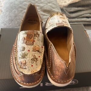 New Ariat shoes